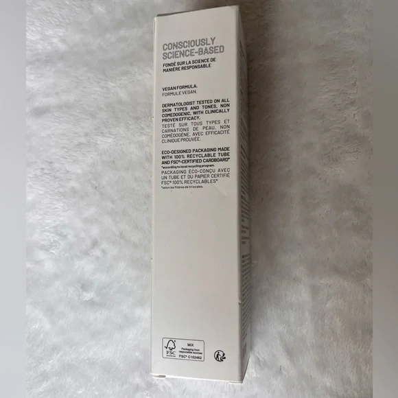 Dr. Brandt HYDRATING SERUM-TO-HIGHLIGHTER - Picture 3 of 5